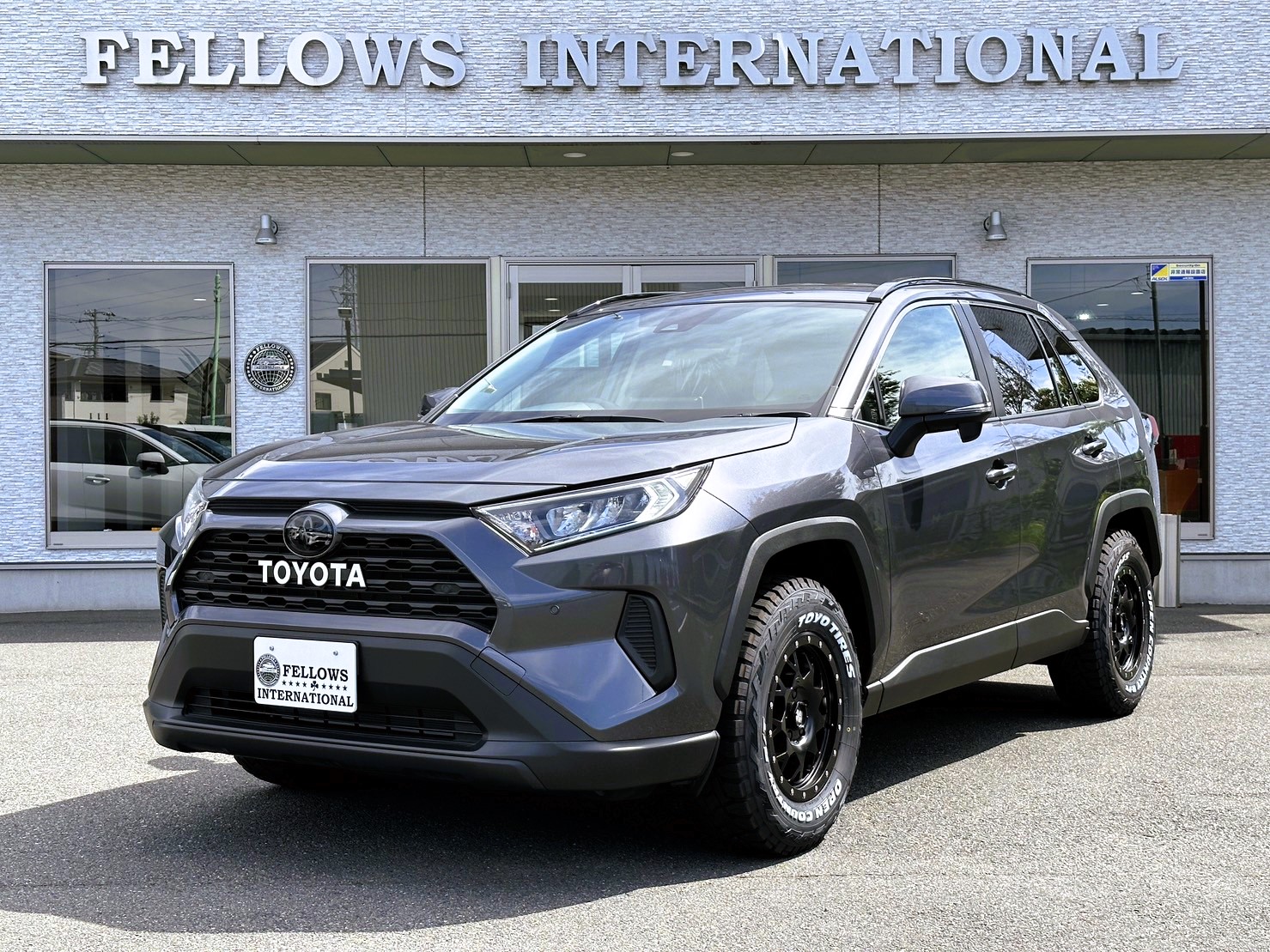 新古車 RAV4 X 2WD ｵﾌﾛｰﾄﾞ仕様 9ｲﾝﾁﾅﾋﾞ PKSB+BSM 18AW【ｸﾞﾚｰ